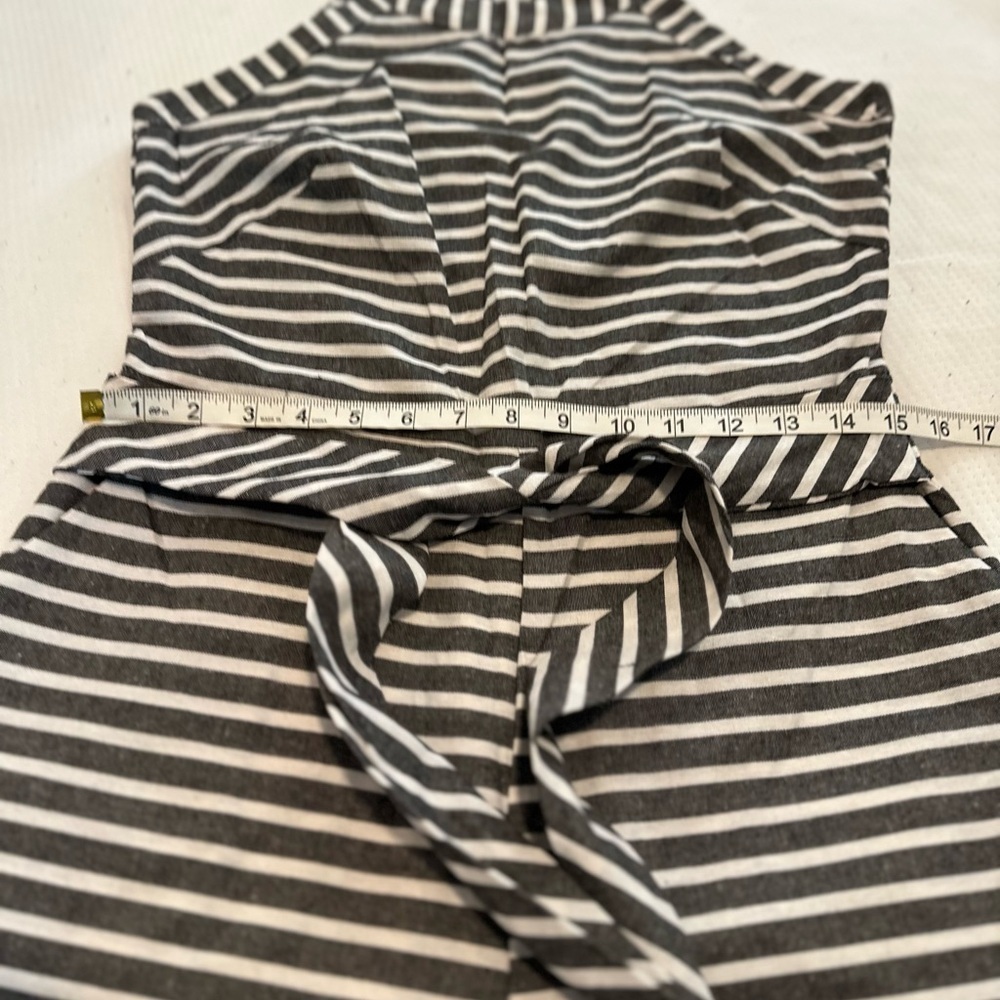 NWOT Women’s Sz: M Gray & White Striped Wide Leg Cropped Halter Belted Jumpsuit. - Picture 6 of 11